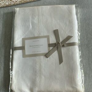 Williams Sonoma Hemstitched Linen Tablecloth